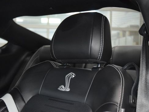 Used 2021 Ford Mustang Shelby GT500 w/ Technology Package RWD image 43