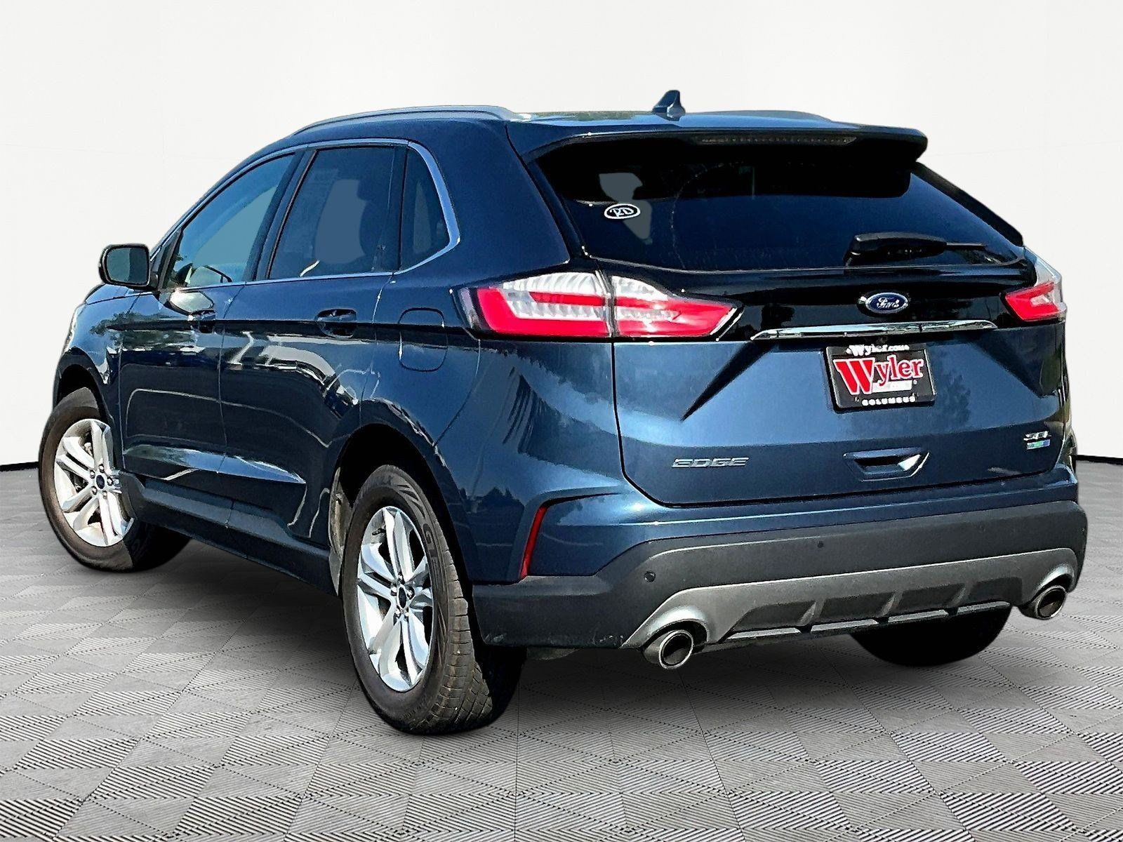 Used 2019 Ford Edge SEL w/ Equipment Group 201A AWD/4WD image 4