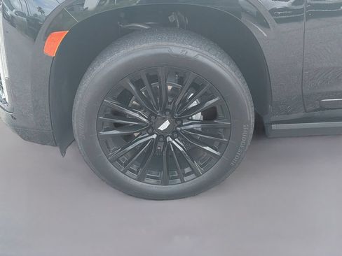 Used 2023 Cadillac Escalade Sport Platinum w/ Heavy-Duty Trailer Package AWD/4WD image 35