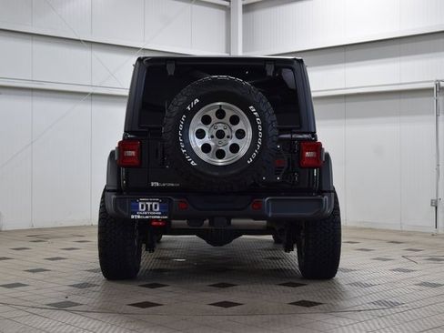 Used 2025 Jeep Wrangler Rubicon w/ Technology Group image 6