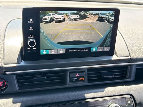 Used 2025 Honda Pilot EX-L image 11