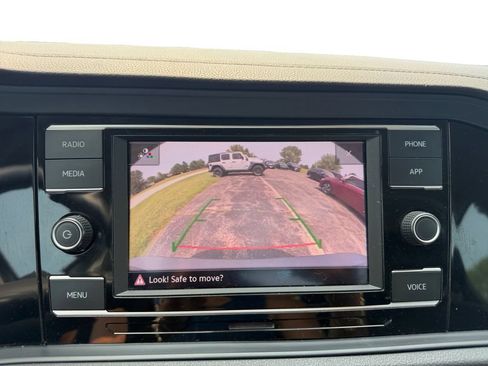Used 2024 Volkswagen Jetta SE FWD image 12