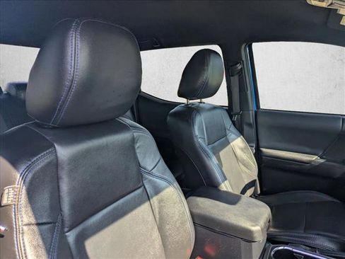 Used 2018 Toyota Tacoma TRD Off-Road image 22