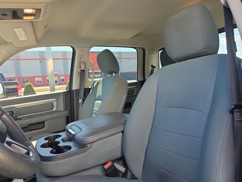 Used 2019 RAM 1500 Classic SLT AWD/4WD image 13
