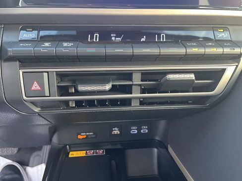 Used 2025 Toyota Camry LE FWD image 18