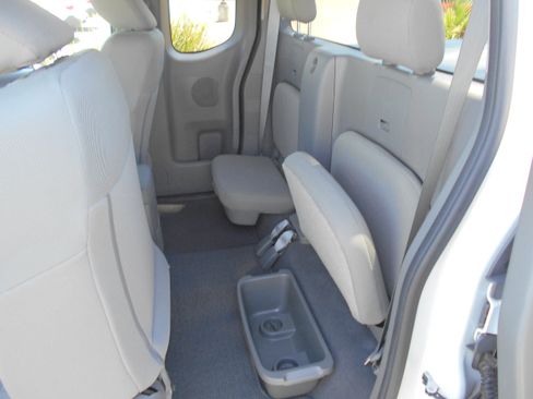 Used 2019 Nissan Frontier S RWD image 11