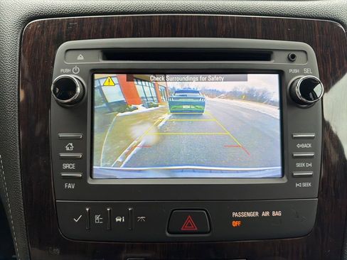 Used 2015 Chevrolet Traverse LT image 37