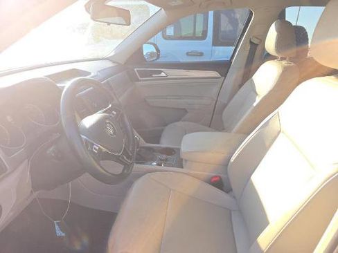 Used 2018 Volkswagen Atlas SE AWD/4WD image 3