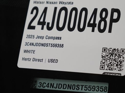Used 2025 Jeep Compass Trailhawk AWD/4WD image 26