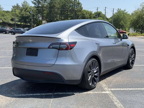 Used 2024 Tesla Model Y Performance AWD/4WD image 19