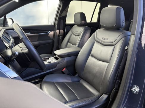 Certified 2025 Cadillac XT6 Premium Luxury image 12