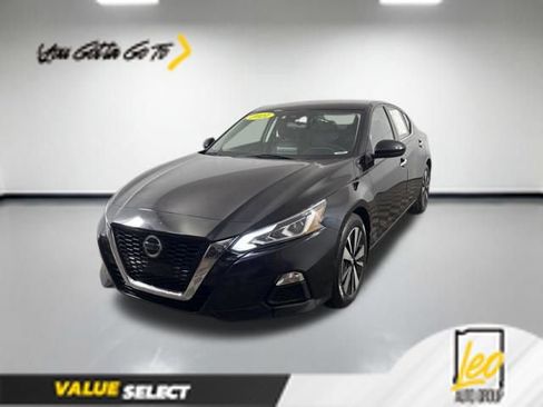 Used 2021 Nissan Altima 2.5 SV image 1