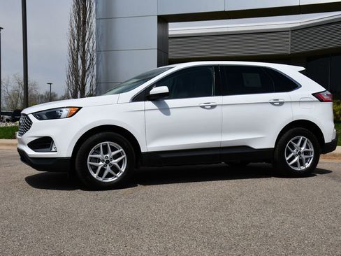 Used 2024 Ford Edge SEL w/ Convenience Package image 2
