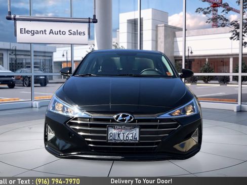 Used 2019 Hyundai Elantra SE FWD image 2