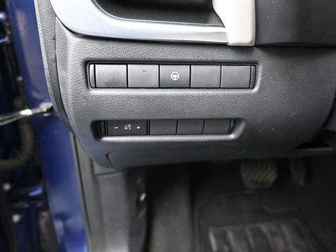 Used 2023 Nissan Rogue SV FWD image 8