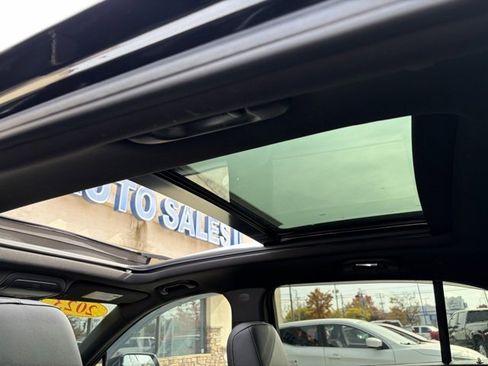 Used 2023 Cadillac XT4 Premium Luxury image 30