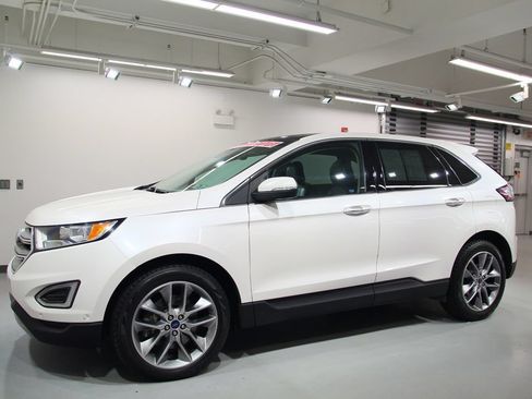 Used 2015 Ford Edge Titanium w/ Equipment Group 302A AWD/4WD image 3