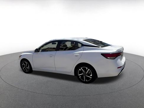 Used 2025 Nissan Sentra SV FWD image 10