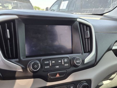Used 2018 GMC Terrain SLE w/ Driver Convenience Package FWD image 8