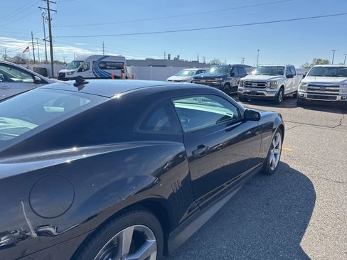 Used 2010 Chevrolet Camaro SS w/ LPO, Ground Effects Package image 9