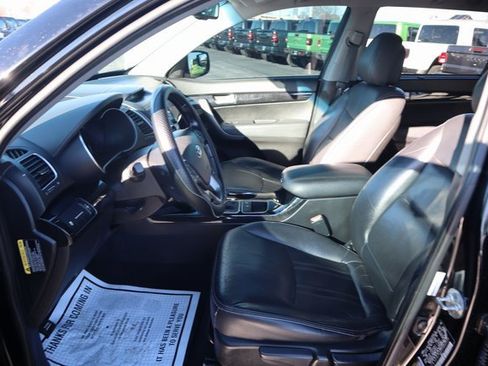 Used 2015 Kia Sorento LX image 5