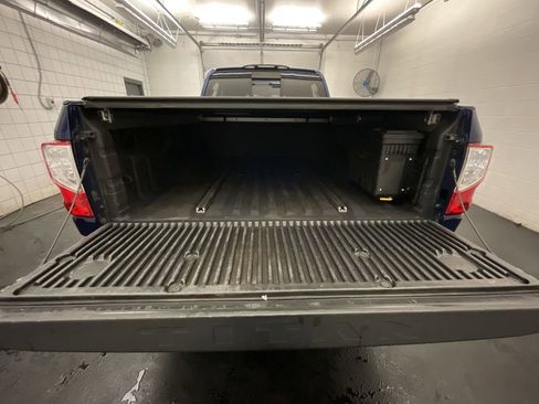 Used 2016 Nissan Titan SL image 20