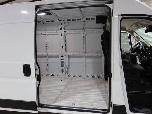Used 2024 RAM ProMaster 2500 w/ Safety Group FWD image 14