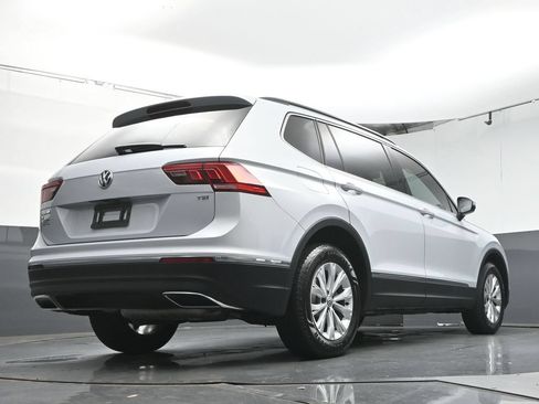 Used 2018 Volkswagen Tiguan SE FWD image 39