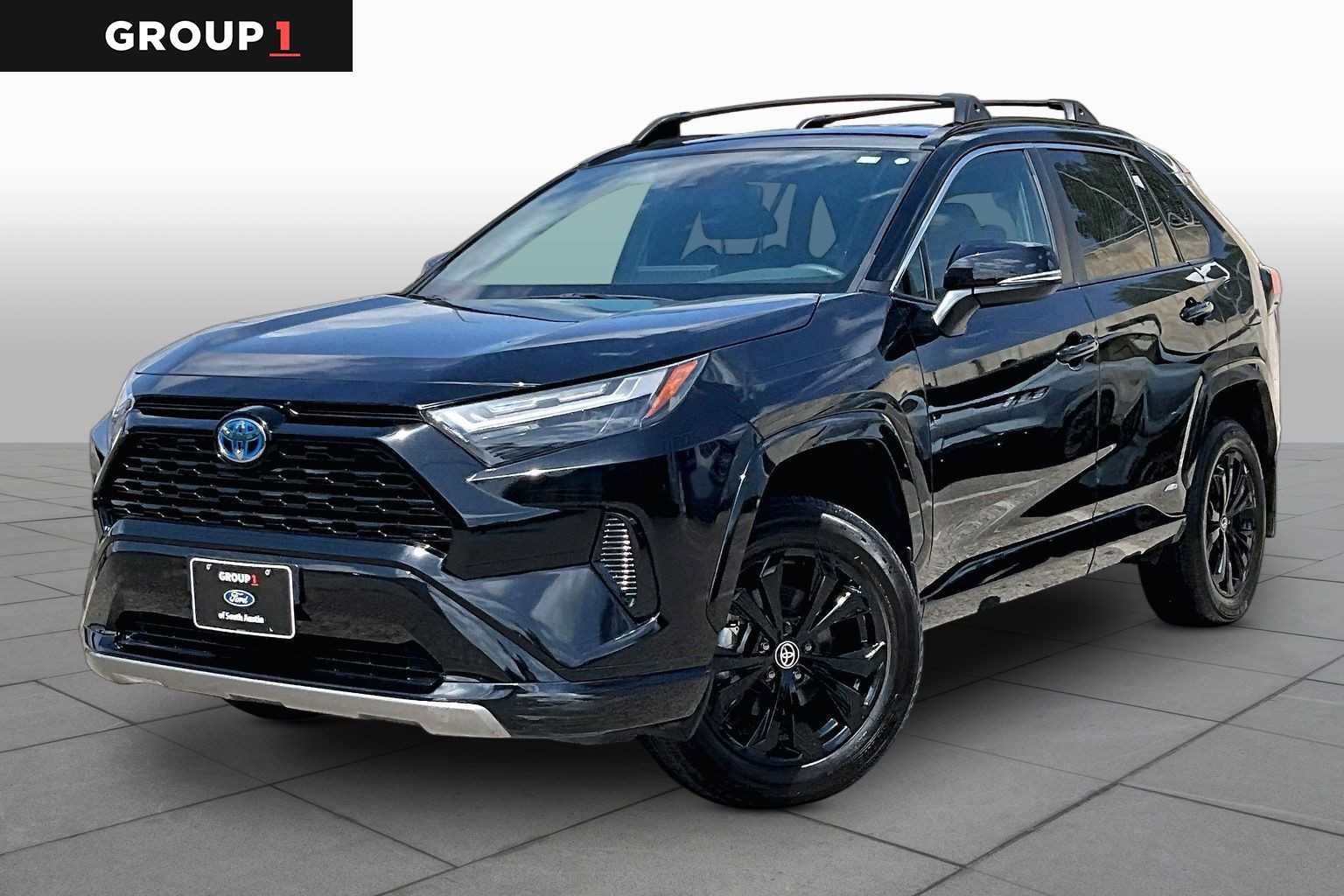 Used 2024 Toyota RAV4 SE AWD/4WD image 1