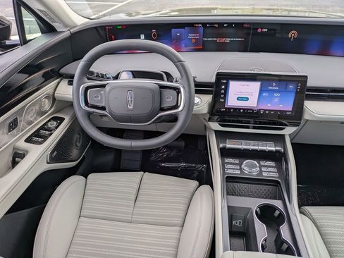 New 2026 Lincoln Nautilus Reserve AWD/4WD image 17