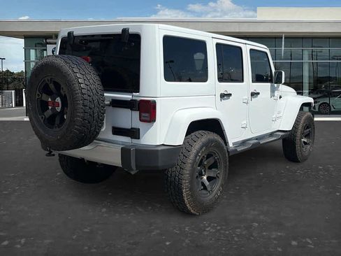 Used 2017 Jeep Wrangler Unlimited Sahara w/ Connectivity Group AWD/4WD image 7