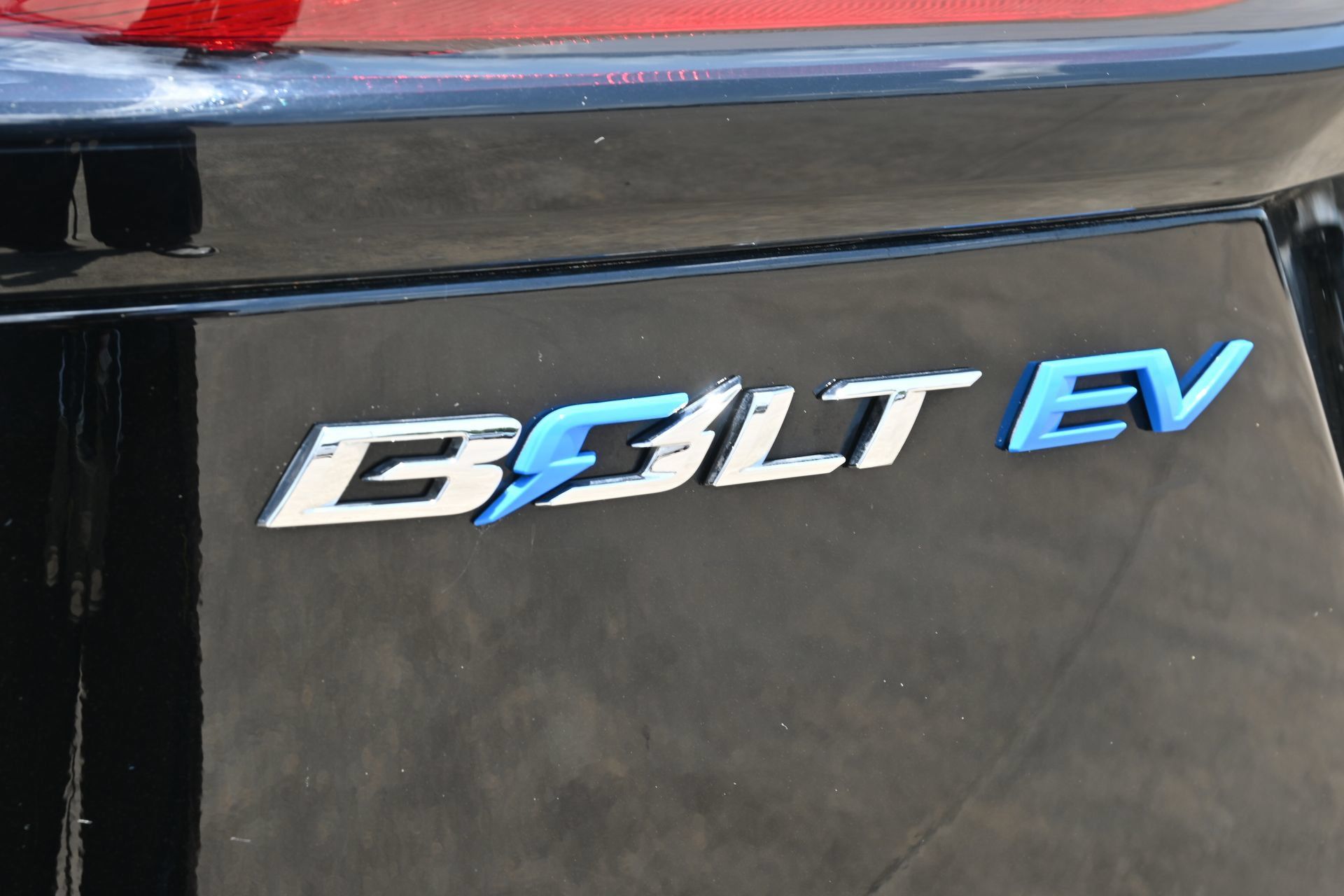Used 2023 Chevrolet Bolt LT w/ Infotainment Package FWD image 22