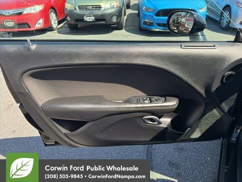 Used 2019 Dodge Challenger SXT RWD image 13