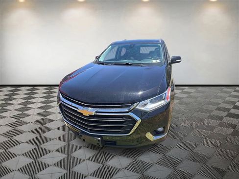Used 2021 Chevrolet Traverse LT w/ LT Premium Package AWD/4WD image 2