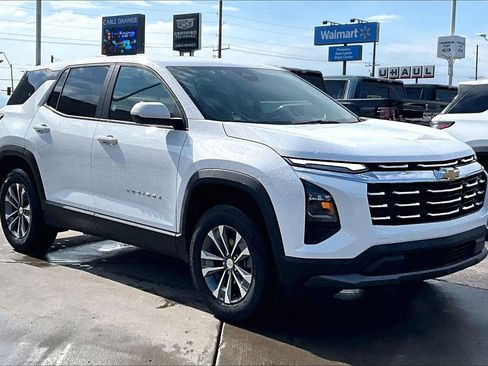 Used 2026 Chevrolet Equinox LT FWD image 1