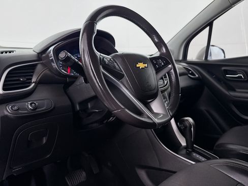Used 2021 Chevrolet Trax LT w/ Redline Edition image 22