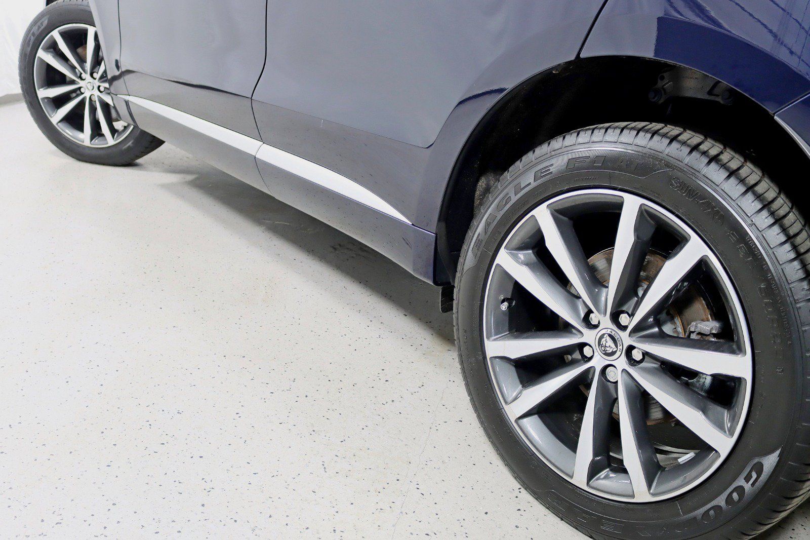 Used 2025 Jaguar F-PACE R-Dynamic S AWD/4WD image 13