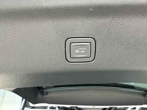 New 2026 Chevrolet Suburban High Country image 16