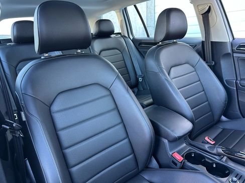 Used 2017 Volkswagen Golf SEL image 11
