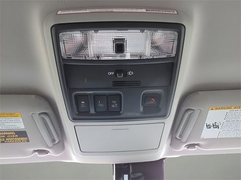 Used 2020 Toyota 4Runner SR5 image 33