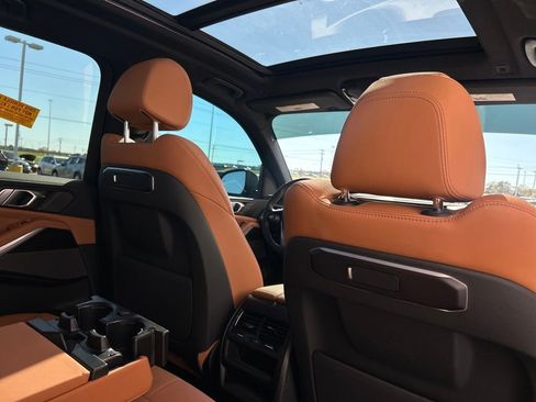 Used 2025 BMW X5 sDrive40i w/ Premium Package image 38