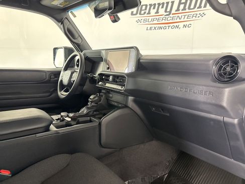 Used 2025 Toyota Land Cruiser image 31