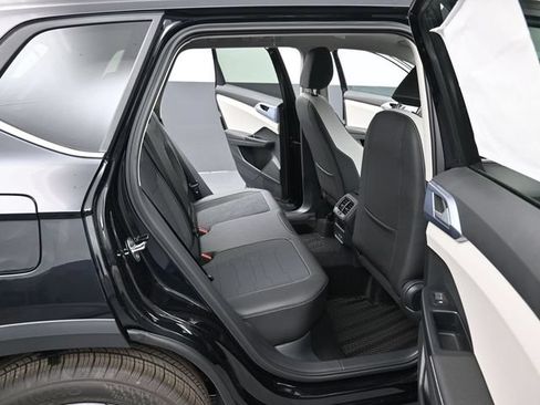 New 2026 Volkswagen Taos SE AWD/4WD image 13