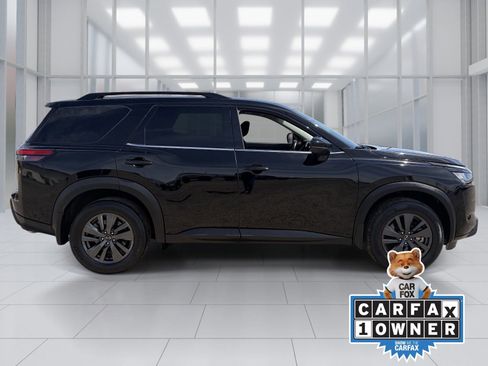 Certified 2024 Nissan Pathfinder SV FWD image 7