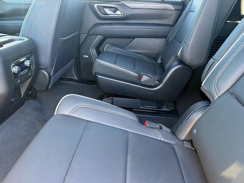 Used 2023 GMC Yukon XL SLT image 28