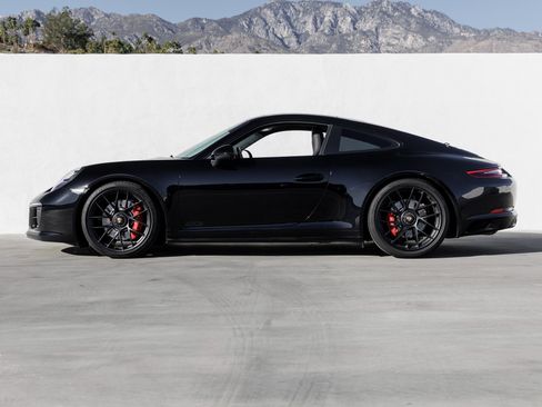 Used 2019 Porsche 911 Carrera GTS image 2