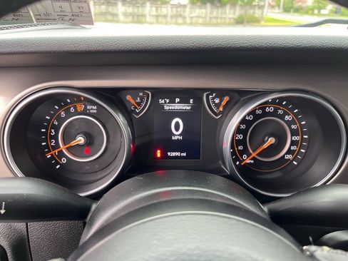 Used 2018 Jeep Wrangler Sport AWD/4WD image 15