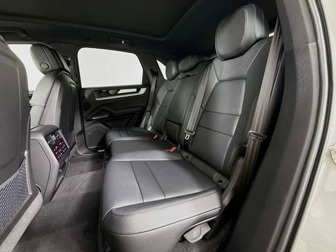 New 2026 Porsche Cayenne S image 23