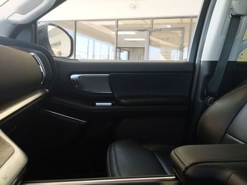 Certified 2025 Ford Expedition Platinum AWD/4WD image 27