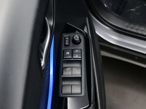Used 2021 Toyota C-HR XLE FWD image 10